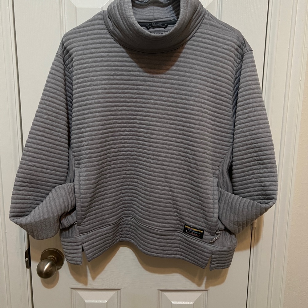 L.L. Bean Gray Ribbed Cropped Sweatshirt